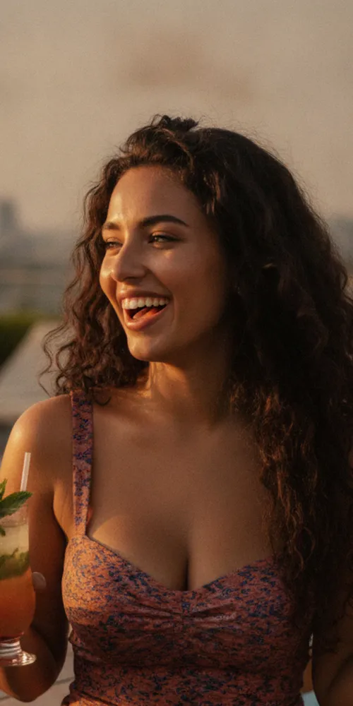 Noor, Host à Paris